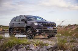 Jeep Meridian Front Right Three Quarter